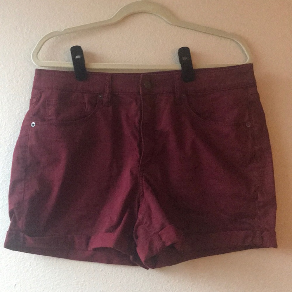 Universal Thread dark red shorts